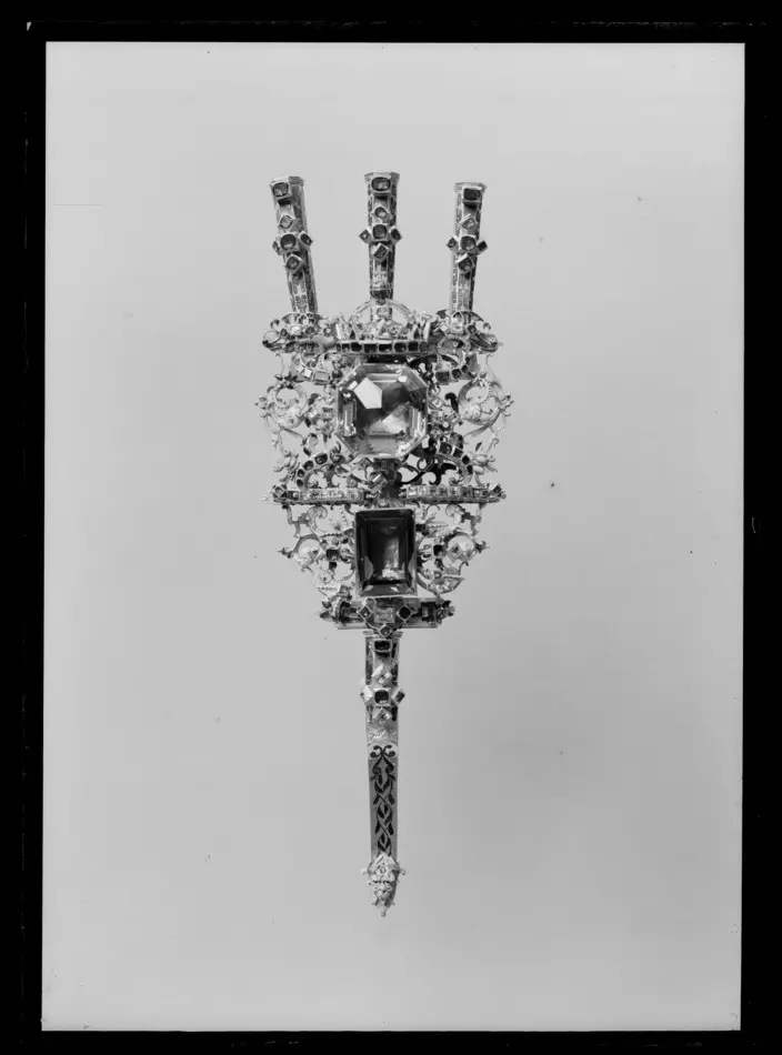 Plymhållare, s.k. ägrett, till Karl IX:s kröningshäst, tillverkad av guldsmeden Ruprecht Miller, Stockholm 1606-1607.