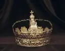 Krona av guld, tillhörande Karl X Gustavs begravningsregalier, bestående av krona, riksäpple, spira, riksnyckel, värjknapp, parerstång och guldtrådsnystan.