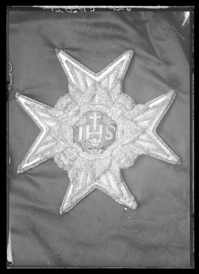 Serafimerordens kraschan, hörande till Gustav III:s serafimerdräkt 1748.