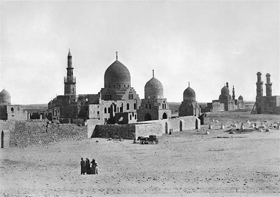 Fotografi. Vy över Kalifgravarna. Kairo, Egypten.