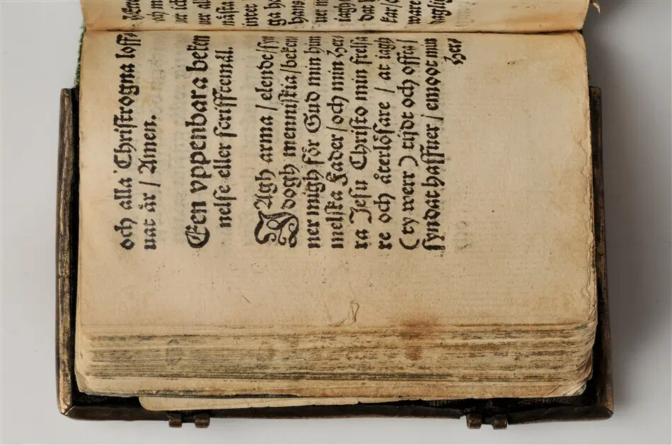 Bönbok, titel: "Någhra gudeligha böner utdragna aff then helga scrifft", tryckt hos Amund Laurentzon, Stockholm 1559.