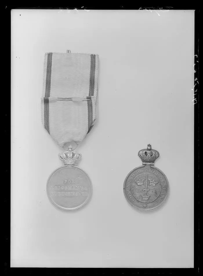 Svärdsmedaljen i guld (enda exemplaret).