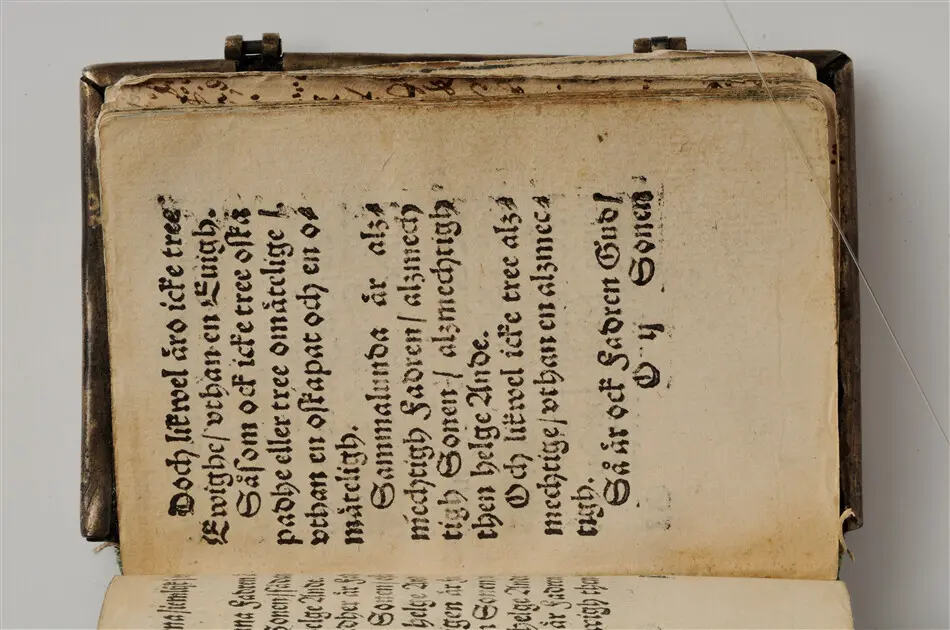 Bönbok, titel: "Någhra gudeligha böner utdragna aff then helga scrifft", tryckt hos Amund Laurentzon, Stockholm 1559.