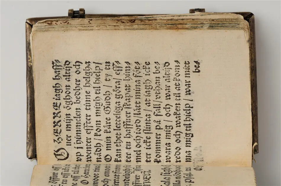 Bönbok, titel: "Någhra gudeligha böner utdragna aff then helga scrifft", tryckt hos Amund Laurentzon, Stockholm 1559.
