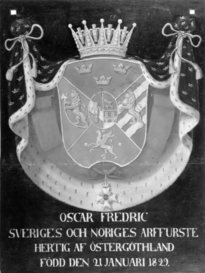 Serafimersköld för konung Oskar II av Sverige som hertig av Östergötland 1829-1859, urspr. upphängd i Riddarholmskyrkan, Stockholm.