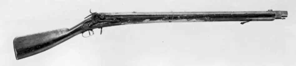 Slagsnapplåslodbössa, utfjäderslås, tåspänn,  Norrbotten, 1866