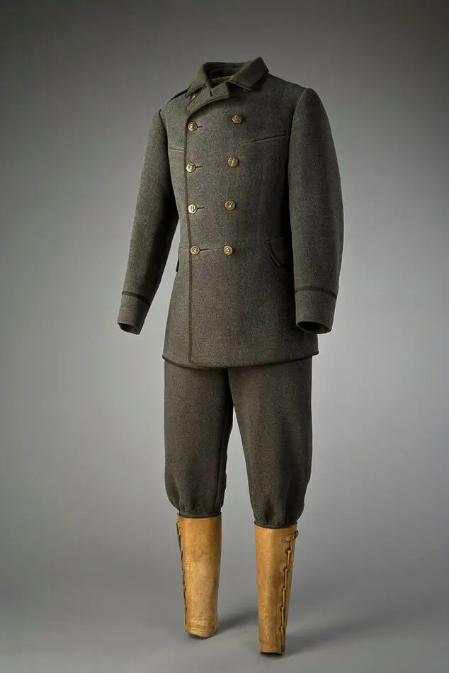 Damask, benläder till jaktdräkt som tillhört Karl XV.