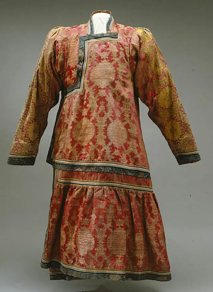 Västmongolisk kvinnodräkt