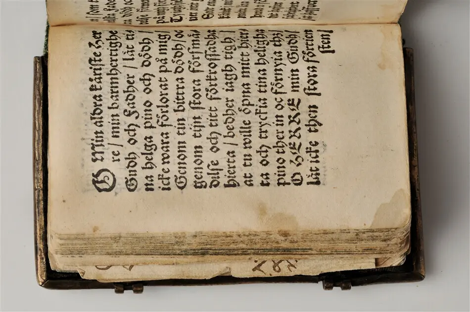 Bönbok, titel: "Någhra gudeligha böner utdragna aff then helga scrifft", tryckt hos Amund Laurentzon, Stockholm 1559.