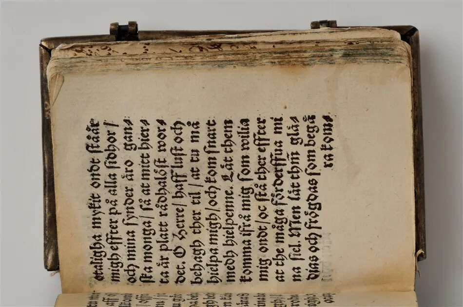 Bönbok, titel: "Någhra gudeligha böner utdragna aff then helga scrifft", tryckt hos Amund Laurentzon, Stockholm 1559.