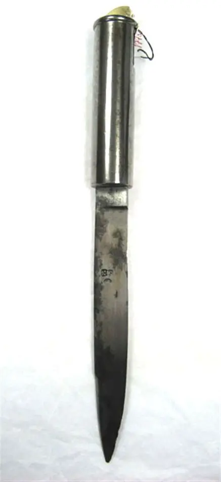 Bajonett med knivblad, möjligen 1800-tal.
