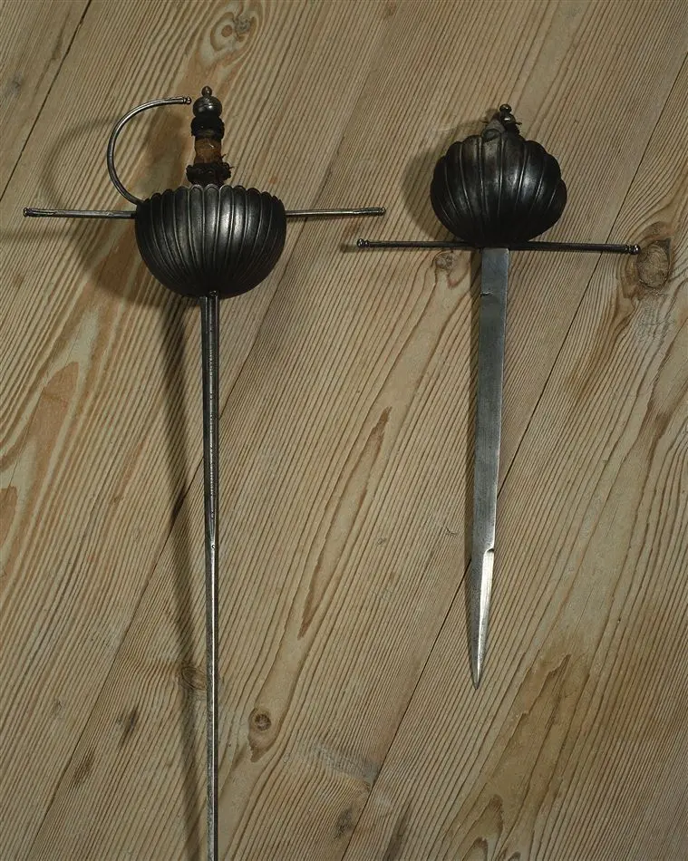 Värja eller skålrapir tillverkad av Konrad Brach i Solingen, Tyskland.