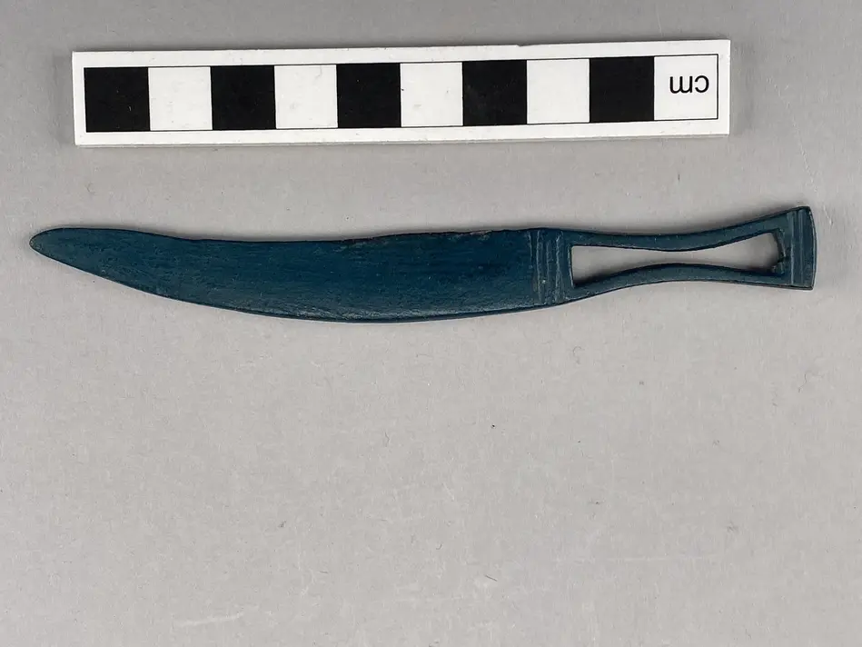 Bild på kniv med genombrutet grepp