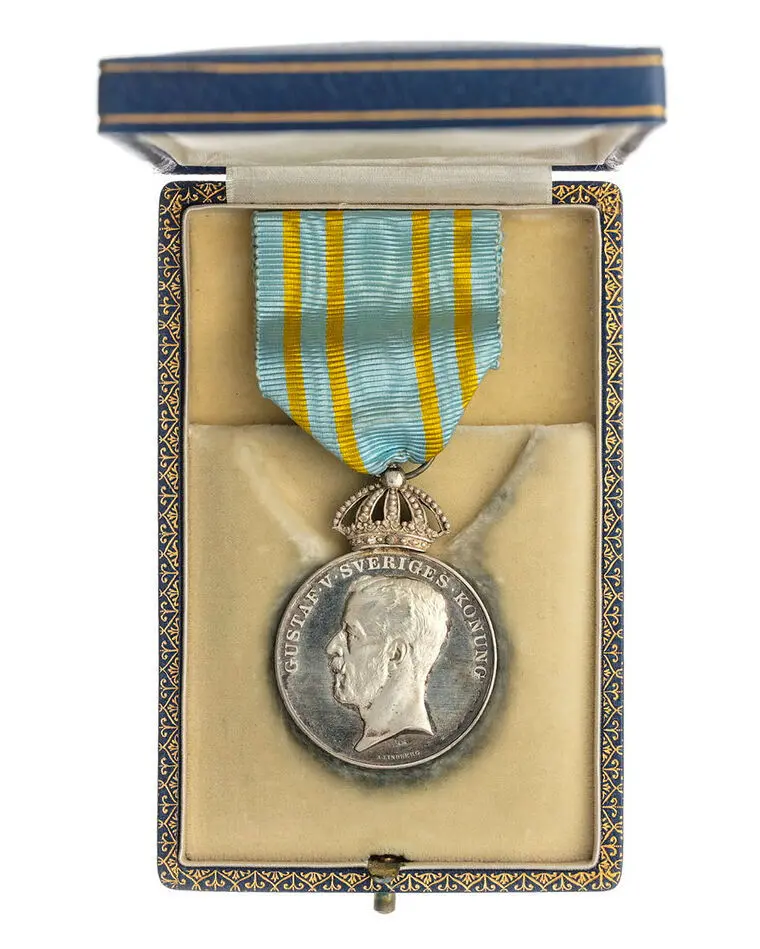 Bild på Band till konung Gustaf V:s olympiska medalj 1912 (nr 2025).