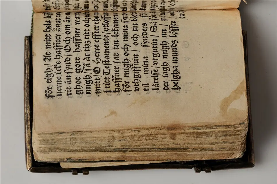 Bönbok, titel: "Någhra gudeligha böner utdragna aff then helga scrifft", tryckt hos Amund Laurentzon, Stockholm 1559.
