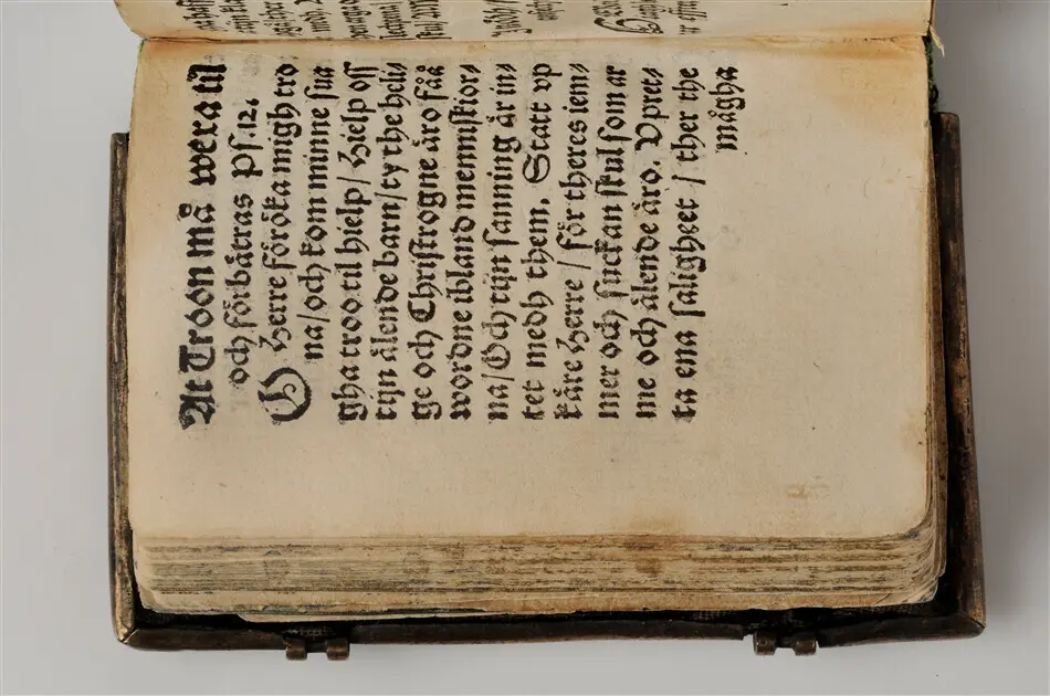 Bönbok, titel: "Någhra gudeligha böner utdragna aff then helga scrifft", tryckt hos Amund Laurentzon, Stockholm 1559.