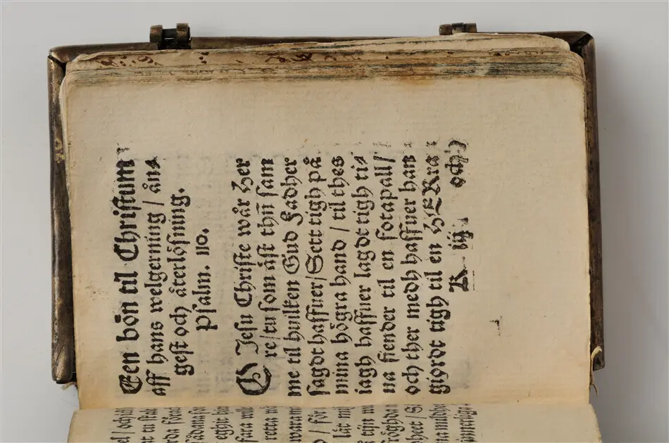 Bönbok, titel: "Någhra gudeligha böner utdragna aff then helga scrifft", tryckt hos Amund Laurentzon, Stockholm 1559.