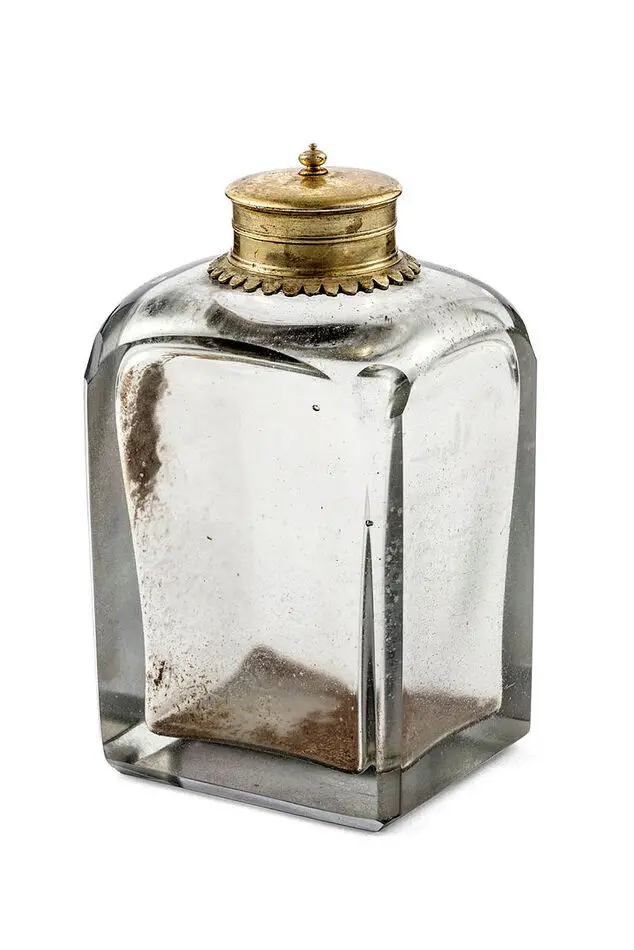 Bild på Flaska av glas, Kungsholms glasbruk ca 1700.