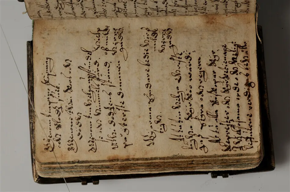 Bönbok, titel: "Någhra gudeligha böner utdragna aff then helga scrifft", tryckt hos Amund Laurentzon, Stockholm 1559.