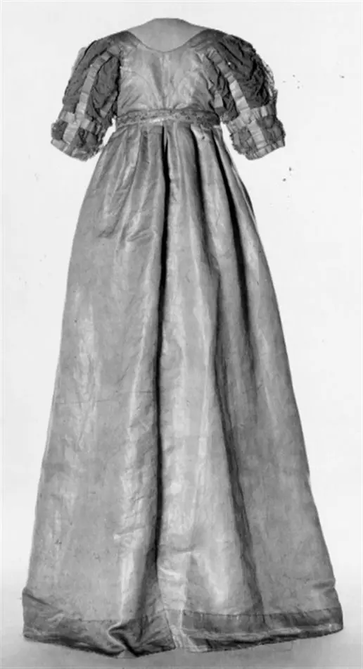 Kröningsklänning tillhörande Hedvig Elisabeth Charlotta.