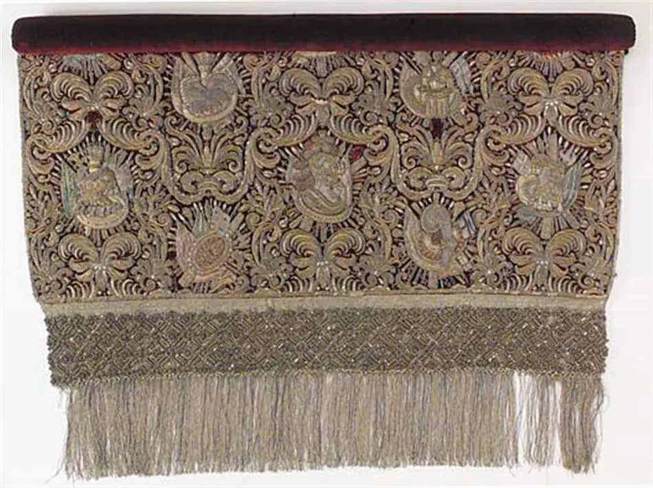 Bild på Ett av två utstlag (6048-6049) till drottning Kristinas kröningskaross med trofémotiv, Paris 1650.