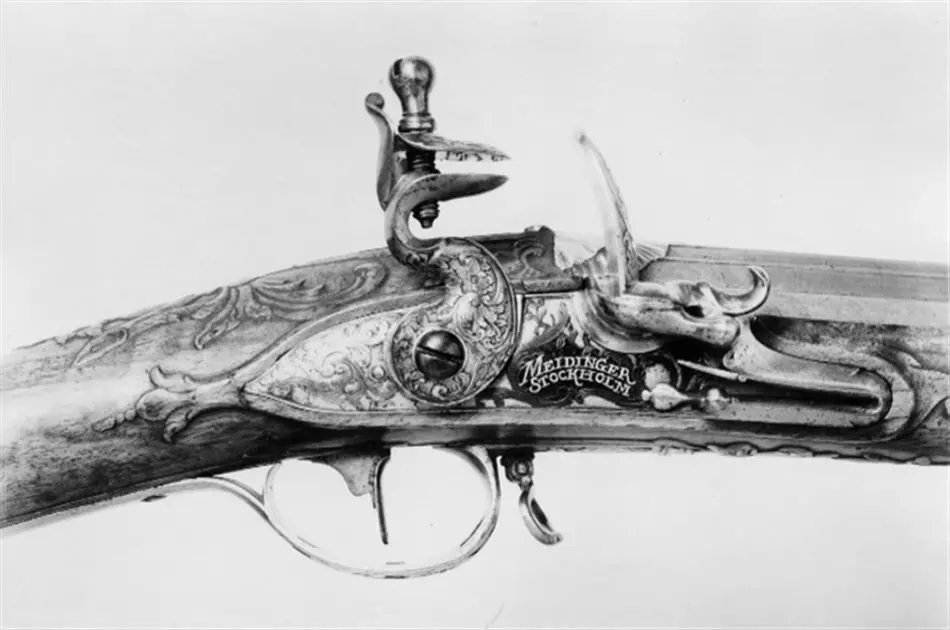 Flintlåsbössa, Johan Franz Meidinger, Stockholm ca 1750, den graverade dekoren möjligen av Johan Lorentz Weiss, Stockholm (+1754)