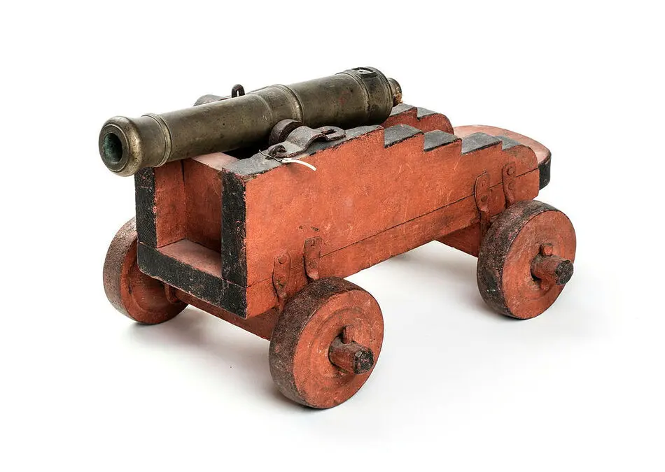 Bild på Salutkanon, miniatyrkanon med skeppslavett.