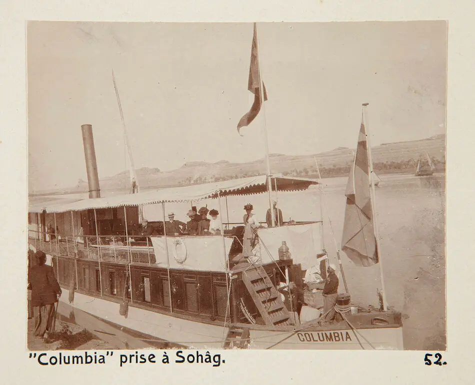 Bild på Fotografi. Ångfartyget "Columbia", fotograferat i Sohag, Egypten.