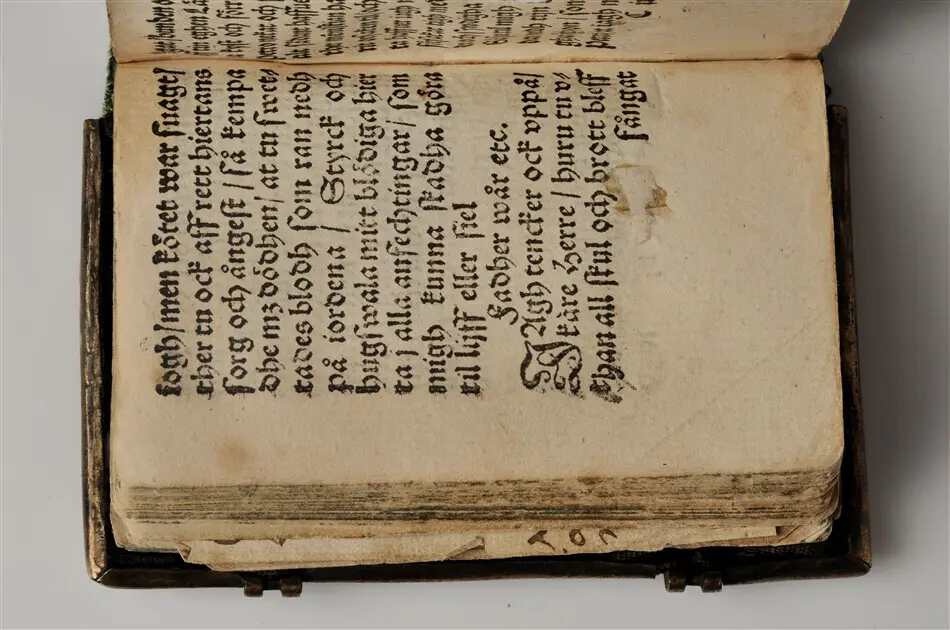 Bönbok, titel: "Någhra gudeligha böner utdragna aff then helga scrifft", tryckt hos Amund Laurentzon, Stockholm 1559.
