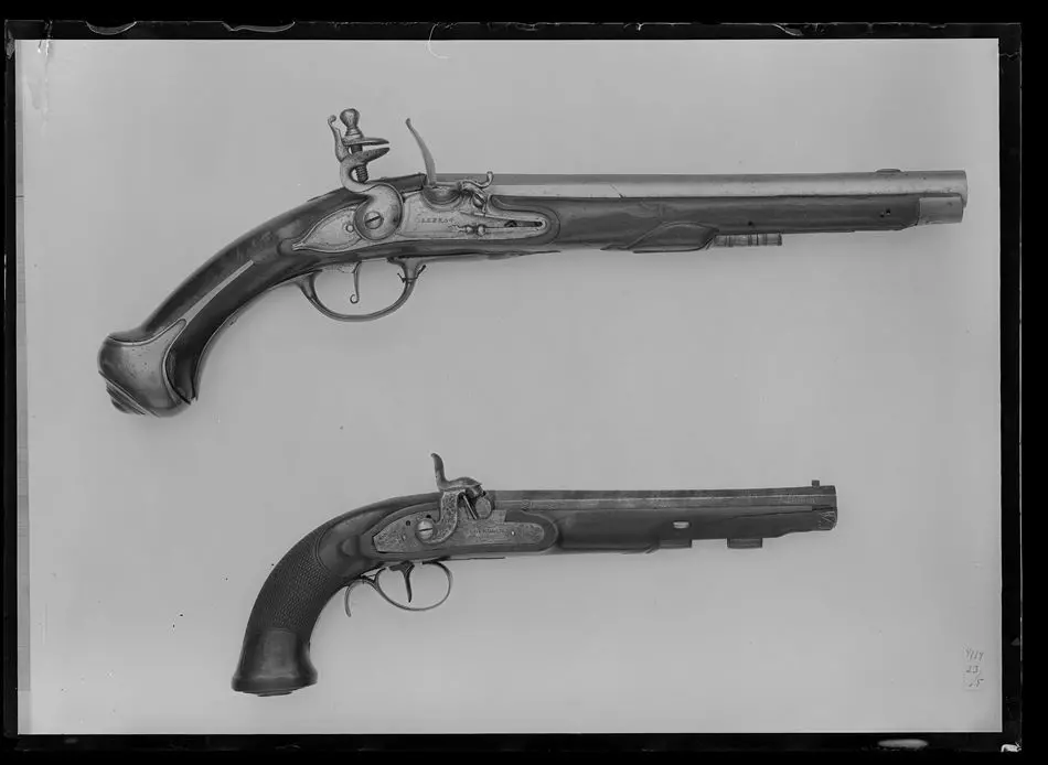 Flintlåspistol m: 1717 för Livskvadronen, Sverige (avkortad), tillverkad i Örebro.
