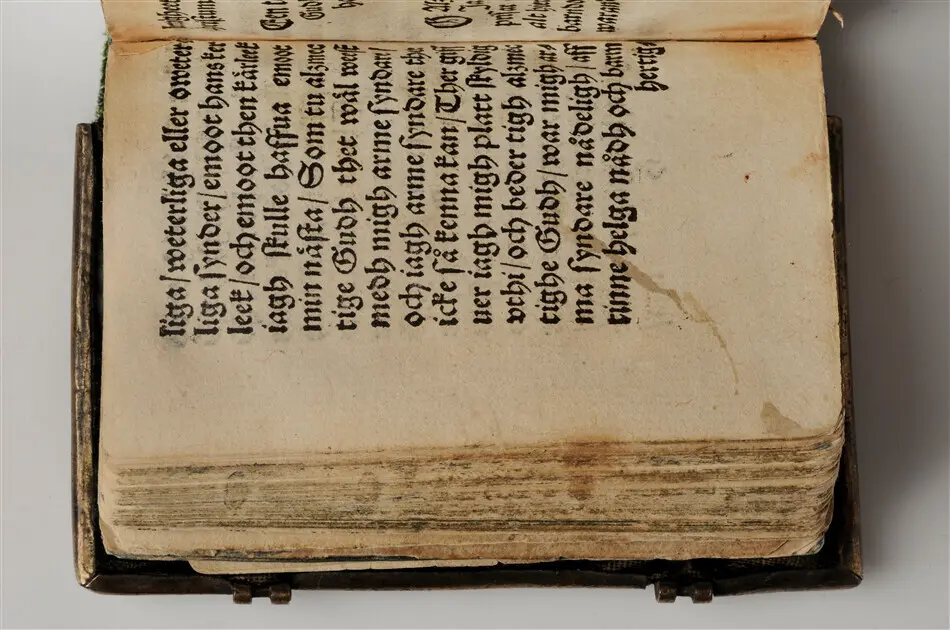 Bönbok, titel: "Någhra gudeligha böner utdragna aff then helga scrifft", tryckt hos Amund Laurentzon, Stockholm 1559.