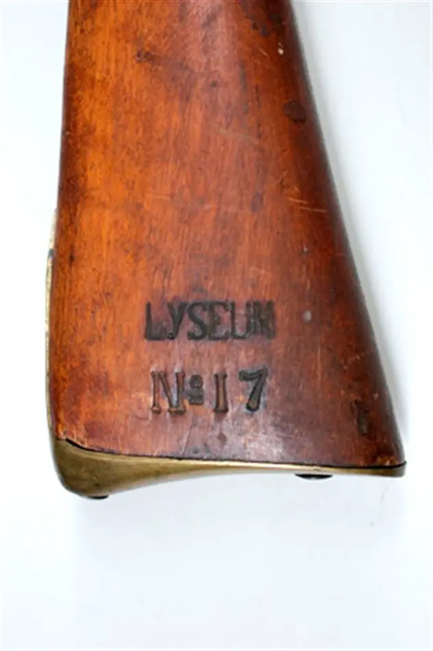 Gevär m: 1815, Sverige, tillverkningsnr 4292, utrangerat och använt som övningsgevär nr 17 vid Lyceum, Stockholm