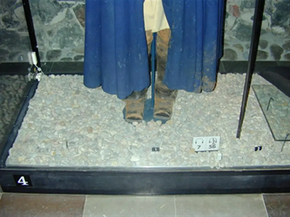 Höger kragstövel buren av Karl XII vid Fredrikshald den 30 november 1718.