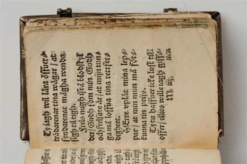 Bönbok, titel: "Någhra gudeligha böner utdragna aff then helga scrifft", tryckt hos Amund Laurentzon, Stockholm 1559.