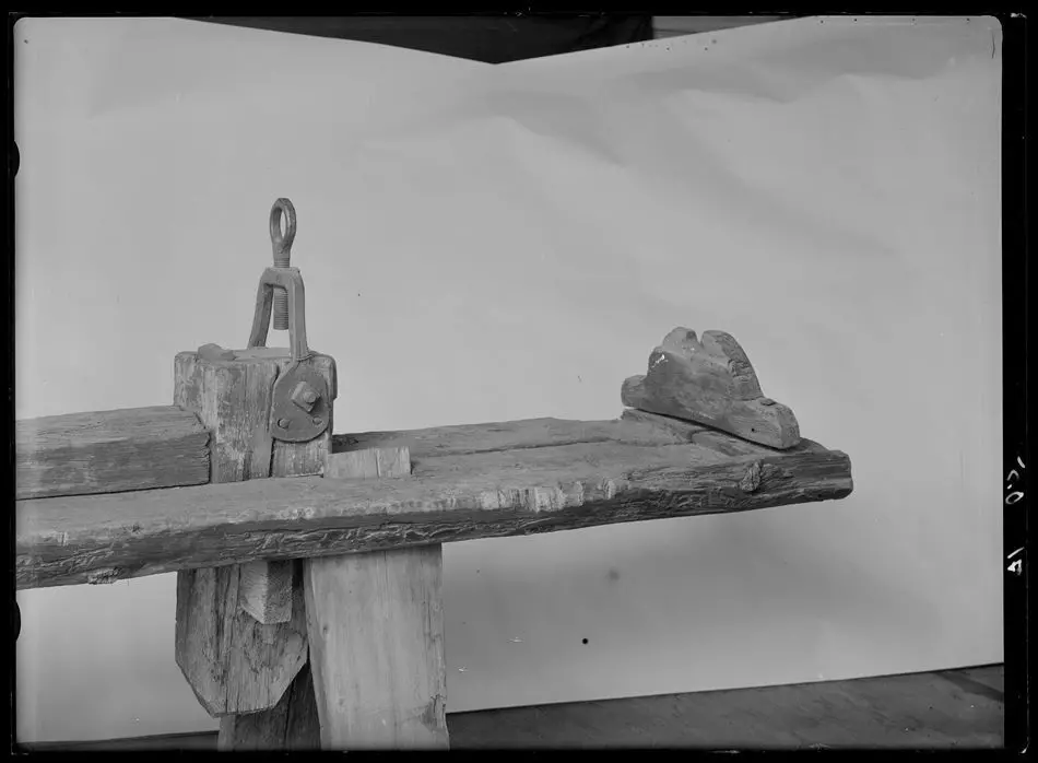 Räffelbänk, 1700-talets slut, från smedja i Sundets by, Råneå.