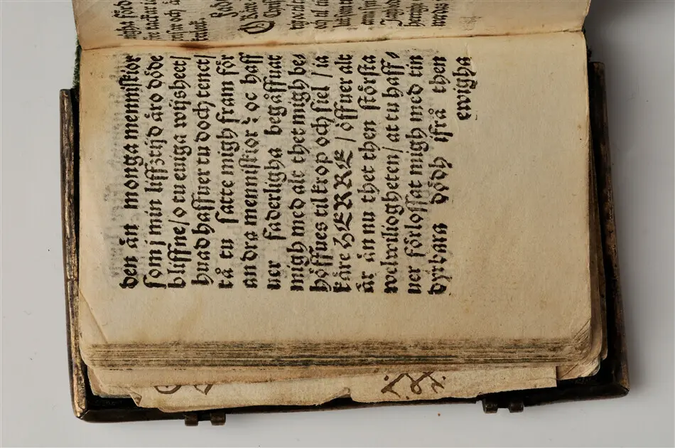 Bönbok, titel: "Någhra gudeligha böner utdragna aff then helga scrifft", tryckt hos Amund Laurentzon, Stockholm 1559.
