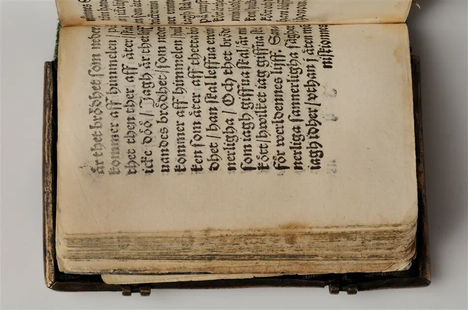 Bönbok, titel: "Någhra gudeligha böner utdragna aff then helga scrifft", tryckt hos Amund Laurentzon, Stockholm 1559.