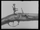 Bössa med flintlås, signerad HENOUL, Liège, 1700-talets början
