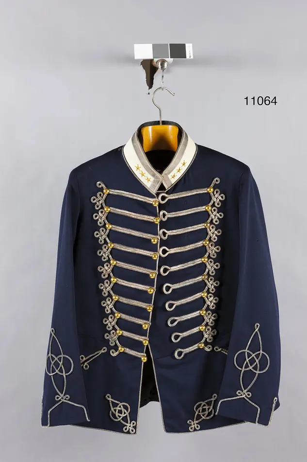 Bild på Dolma m: 1895, till uniform  för livregementets husarer, K3, med överstes gradbeteckning