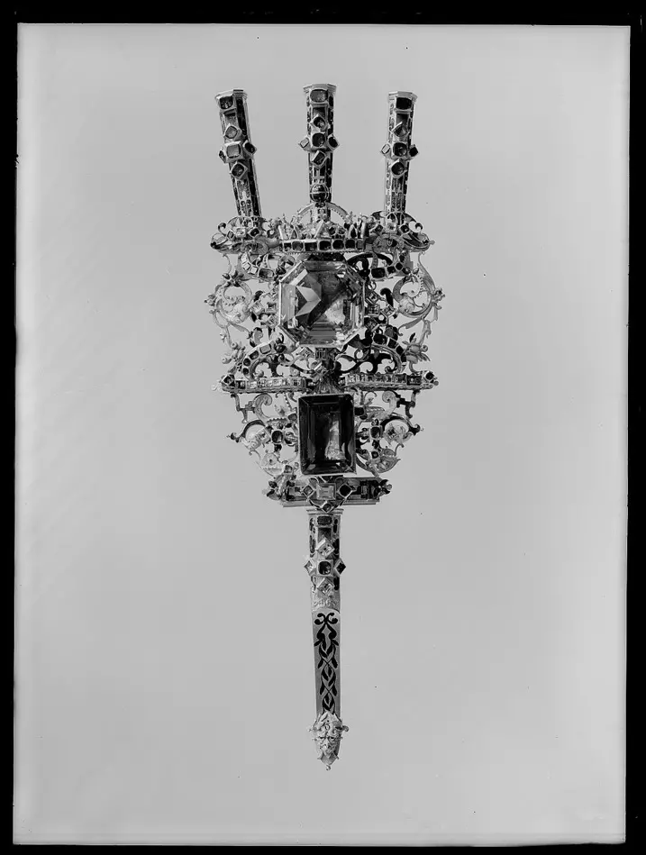 Plymhållare, s.k. ägrett, till Karl IX:s kröningshäst, tillverkad av guldsmeden Ruprecht Miller, Stockholm 1606-1607.