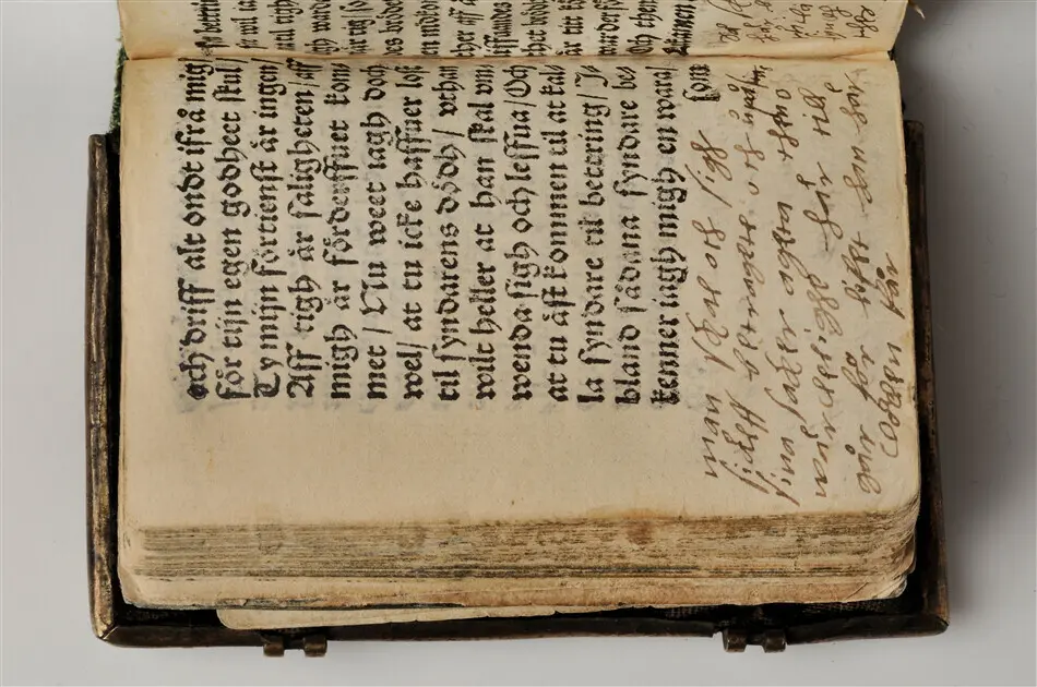 Bönbok, titel: "Någhra gudeligha böner utdragna aff then helga scrifft", tryckt hos Amund Laurentzon, Stockholm 1559.