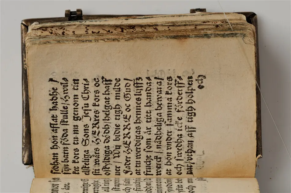 Bönbok, titel: "Någhra gudeligha böner utdragna aff then helga scrifft", tryckt hos Amund Laurentzon, Stockholm 1559.