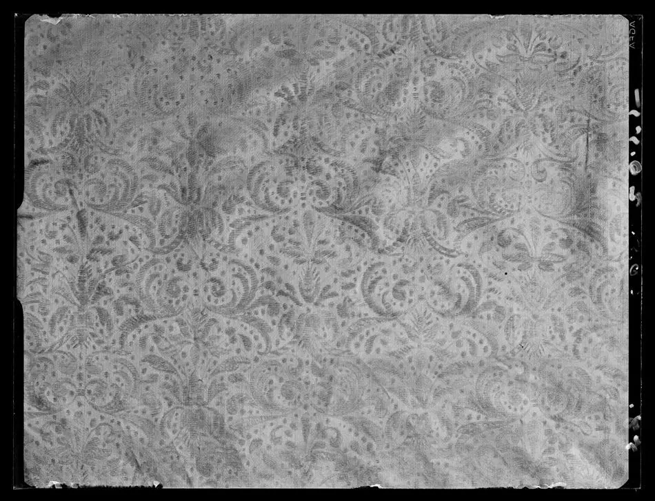 Byxor av vit sidenatlas. Buren av Karl X Gustav (1622-1660) vid kröningen 1654-06-06.