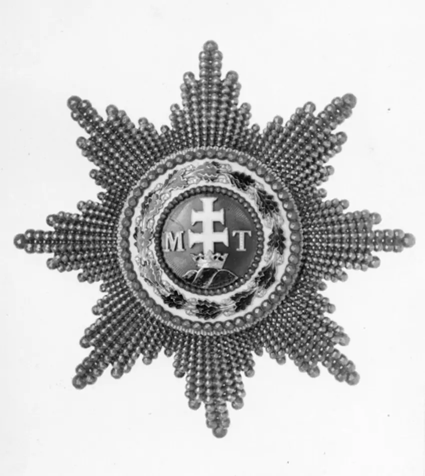 Bild på Kraschan för kommendör med stora korset av S:t Stephansorden, kungariket Ungern, firmamärke C F Rothe, Wien. Königlich ungarischer Orden des Heiligen apostolischen Königs Stephan