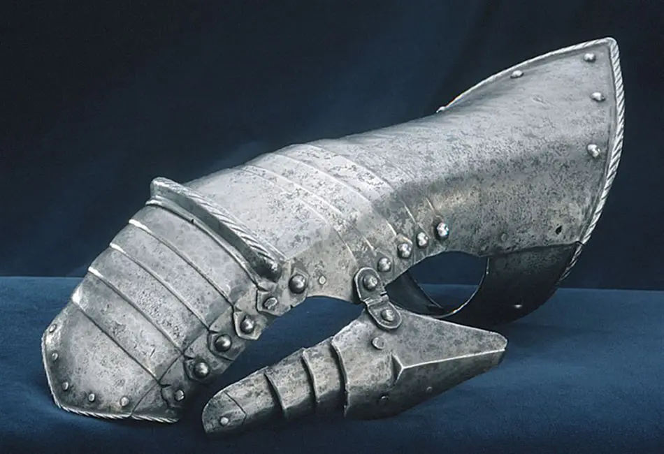 Rustningshandske, Nürnberg (?), 1500-tal, höger hand.