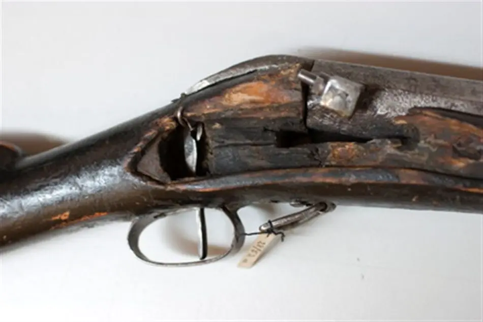Slagsnapplåslodbössa, utfjäderslås, tåspänn,  Norrbotten, 1866