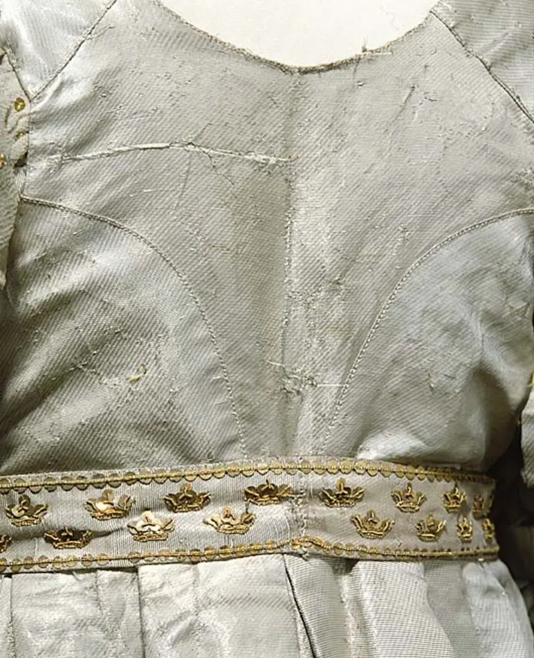 Kröningsklänning tillhörande Hedvig Elisabeth Charlotta.