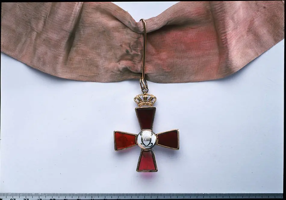 Bild på Ordensband för riddare av konung Carl XIII:s orden.
