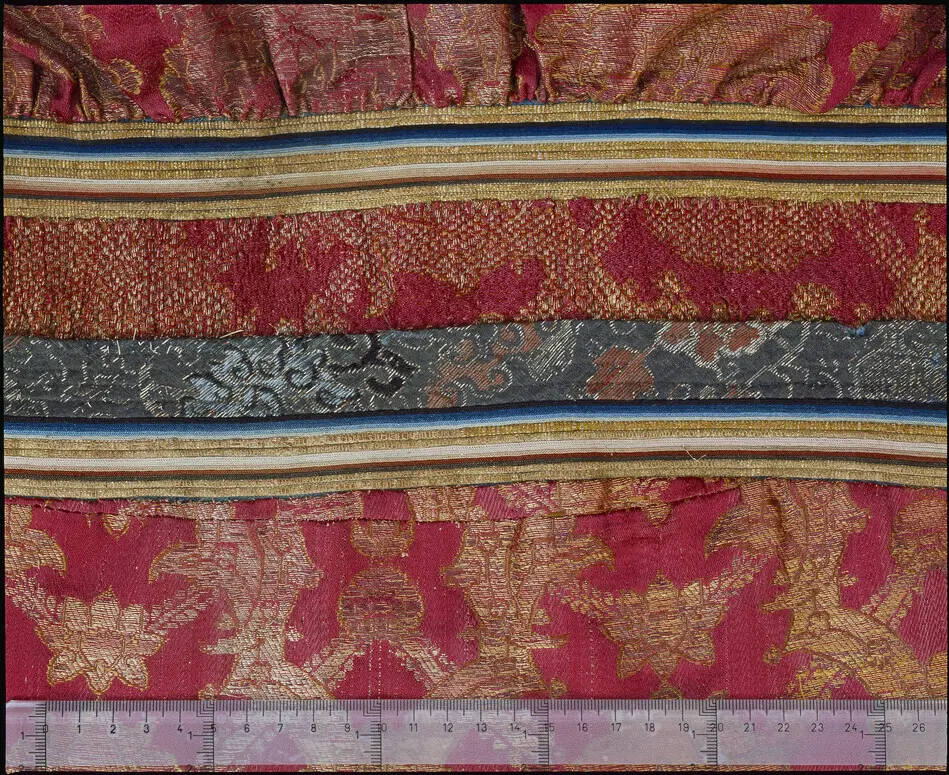 Västmongolisk kvinnodräkt