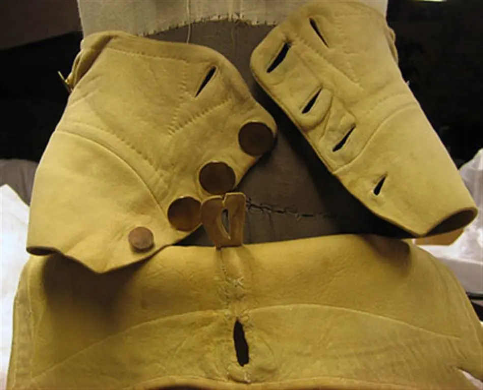 Uniformsbyxor till uniform buren av Gustav IV Adolf på revolutionsdagen den 13 mars 1809.